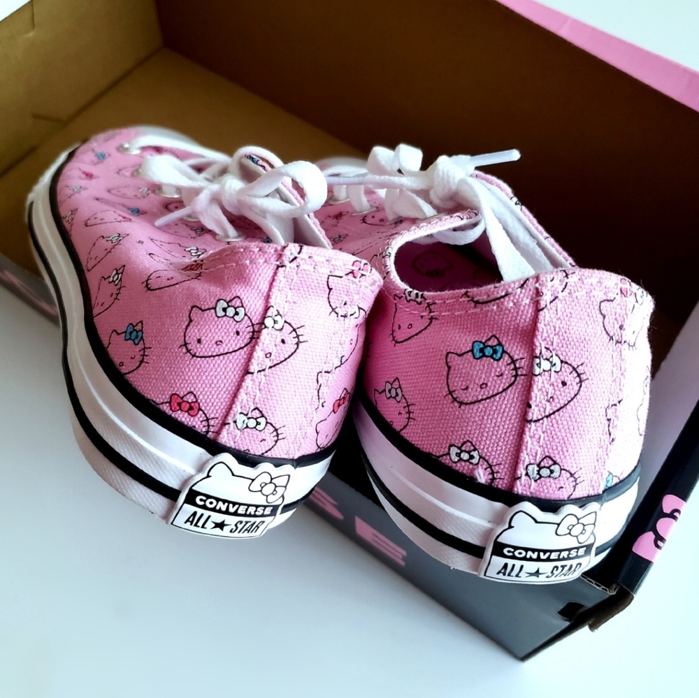 CONVERSE x HELLO KITTY Sneakers Shoes NEW - Picture 4 of 8